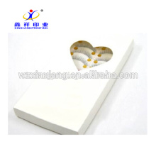 white cardboard eyelash packaging box